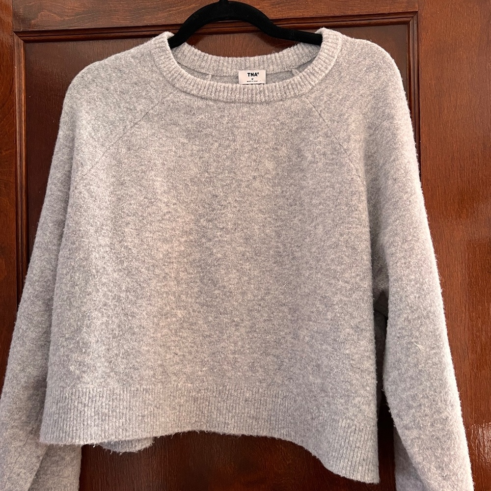 Aritzia TNA Light Grey Sweater Size Medium Good Condition